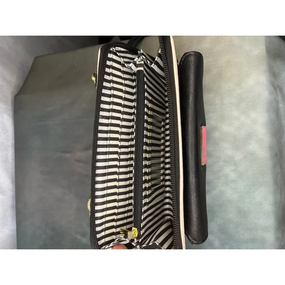 Betsey Johnson‎ Black White Stripe Convertible Crossbody Wallet Clutch